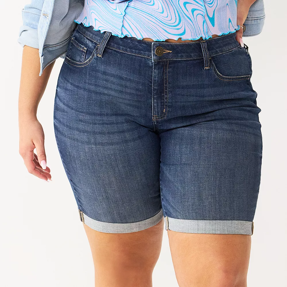 Juniors' Plus Size SO® Low Rise Bermuda Shorts 4 Juniors' Plus Size SO® Low Rise Bermuda Shorts - Image 4