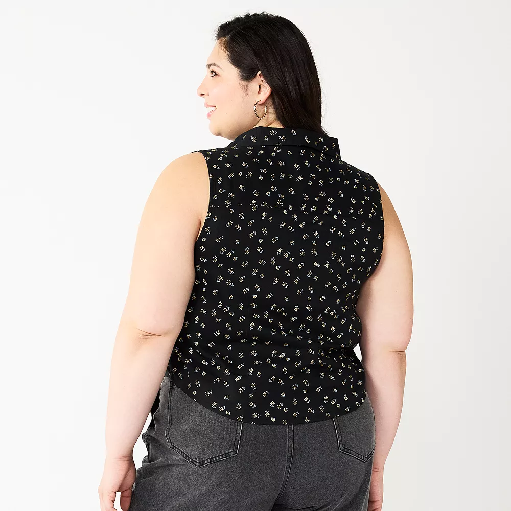 Juniors' Plus Size SO® Cropped Sleeveless Button Down Top 9 Juniors' Plus Size SO® Cropped Sleeveless Button Down Top - Image 9