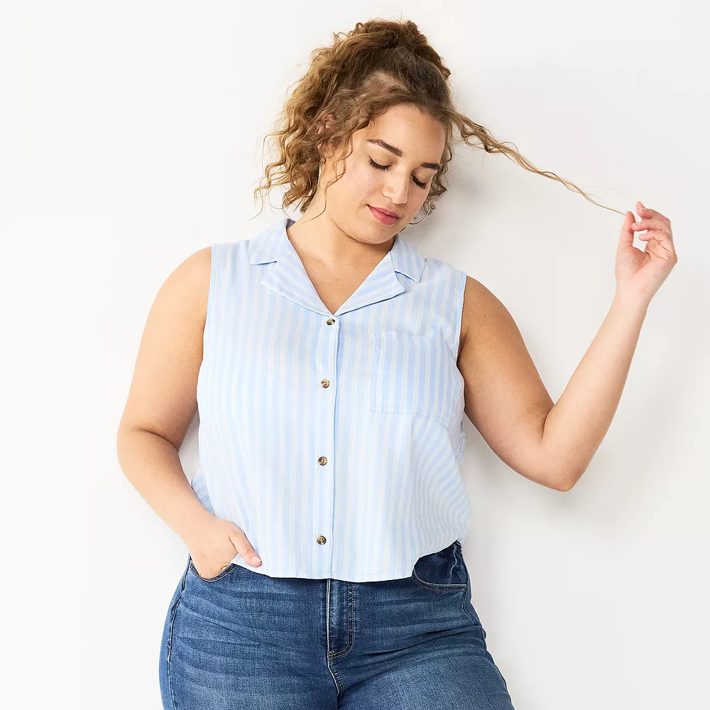 Juniors' Plus Size SO® Cropped Sleeveless Button Down Top 2 Juniors' Plus Size SO® Cropped Sleeveless Button Down Top - Image 2