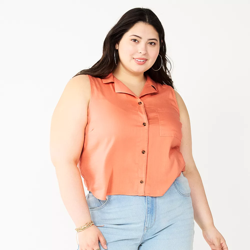 Juniors' Plus Size SO® Cropped Sleeveless Button Down Top 1 Juniors' Plus Size SO® Cropped Sleeveless Button Down Top